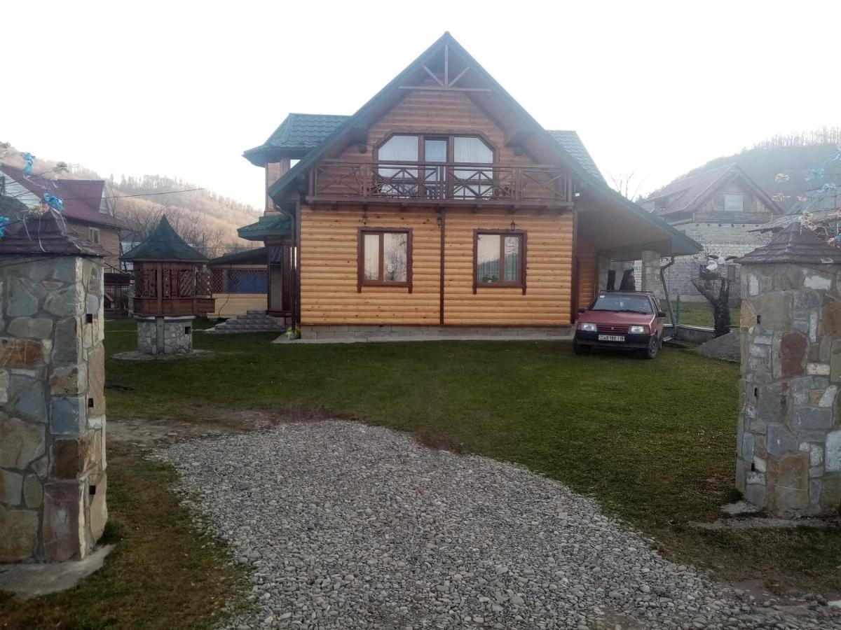 Садиба Федорчуків Гірська хатина Шешоры Экстерьер фото